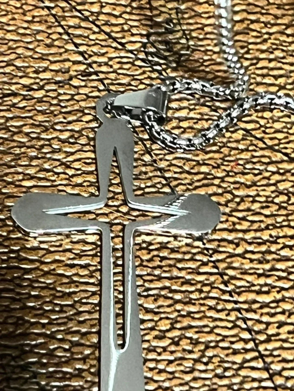 Men’s stainless steel cross. Style your love for Christ with this unique pendant